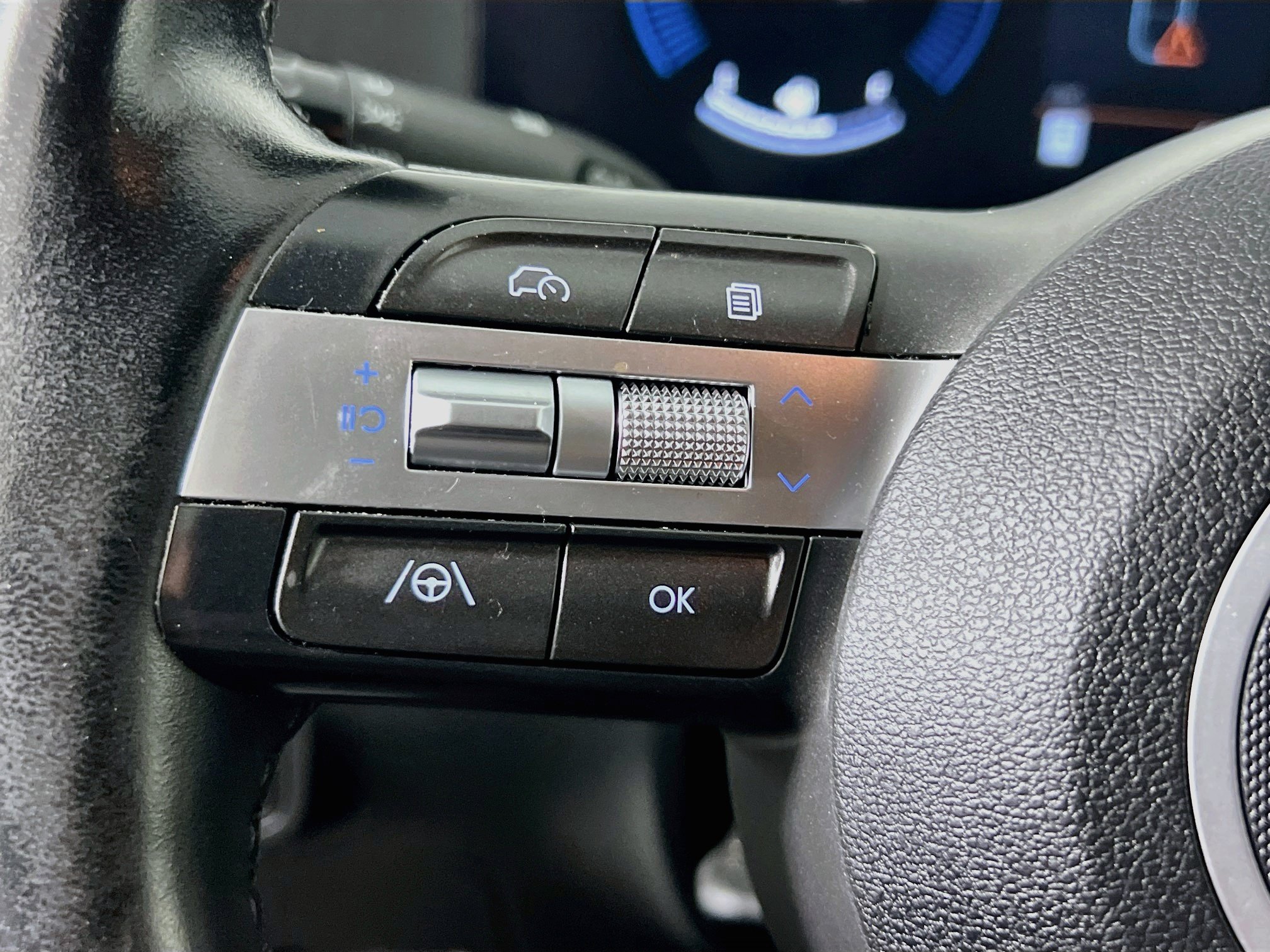 Used 2024 Hyundai Kona SEL FWD image 18