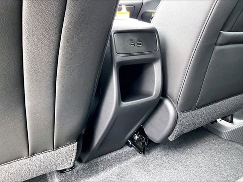 New 2026 Chevrolet Trax RS w/ Sunroof Package image 18