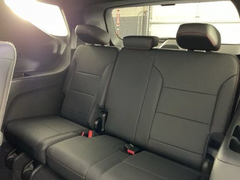 Used 2025 Chevrolet Traverse RS AWD/4WD image 30