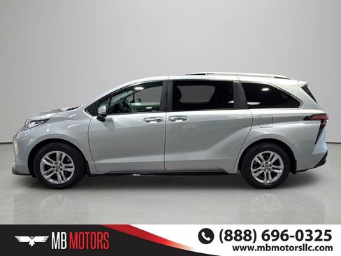 Used 2022 Toyota Sienna Limited AWD/4WD image 6