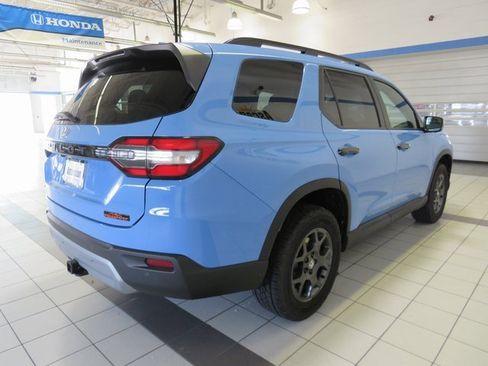 New 2025 Honda Pilot TrailSport image 2