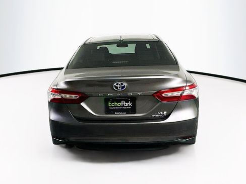 Used 2020 Toyota Camry XLE image 7