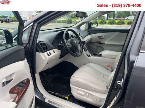 Used 2011 Toyota Venza AWD w/ Comfort Pkg image 13