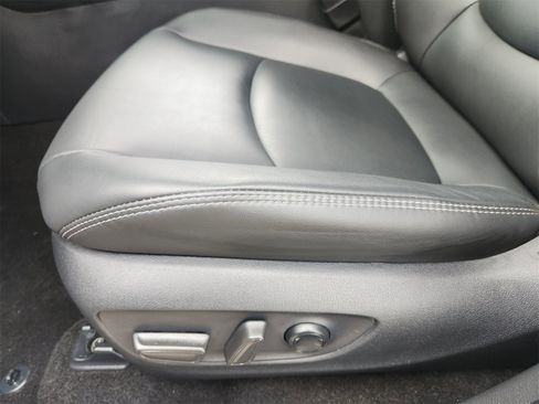 Used 2024 Toyota RAV4 XLE Premium image 31