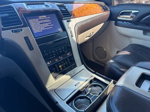 Used 2014 Cadillac Escalade ESV Platinum image 35