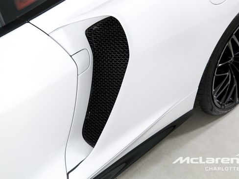New 2025 McLaren GTS image 32