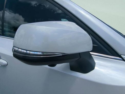 Used 2025 Toyota Grand Highlander FWD image 28