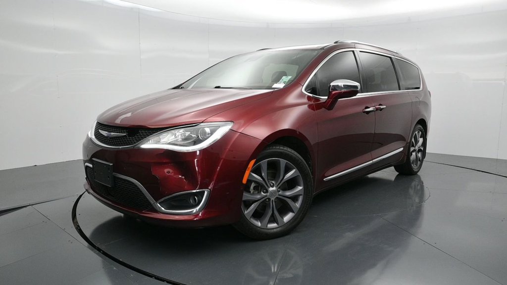 Used 2020 Chrysler Pacifica Limited w/ Tire & Wheel Group FWD image 9