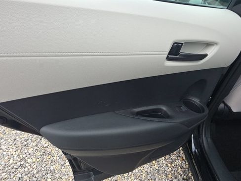 Used 2024 Toyota Corolla Cross L AWD/4WD image 14