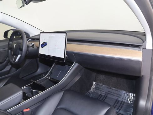 Used 2020 Tesla Model 3 Standard Range image 42