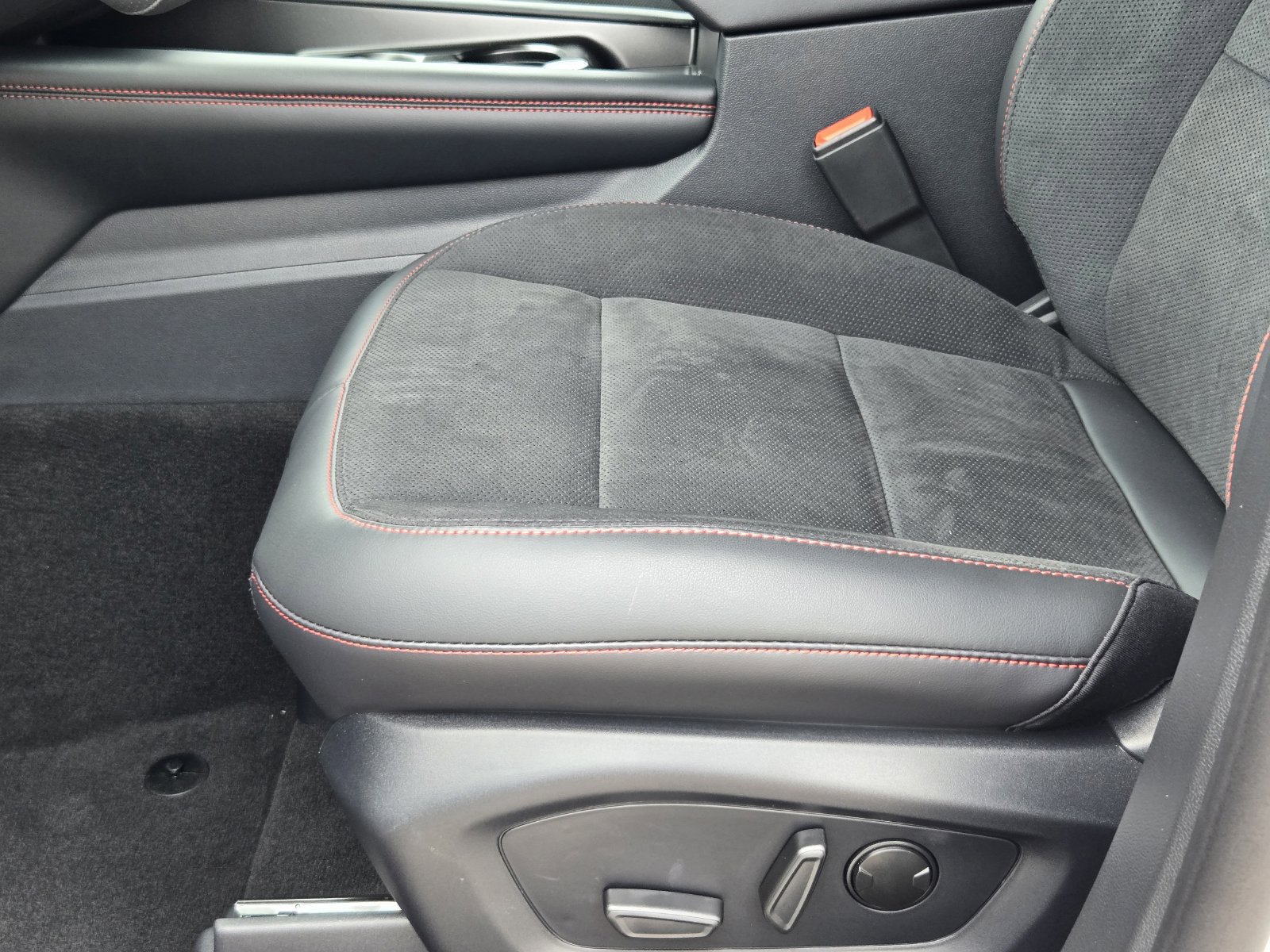 New 2026 Ford Explorer ST RWD image 24