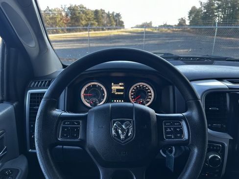 Used 2016 RAM 1500 Classic SLT w/ SLT Plus D￩cor Group image 10