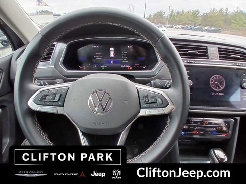 Used 2024 Volkswagen Tiguan SE image 20