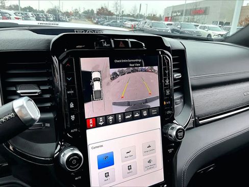 Used 2024 RAM 2500 Limited image 26