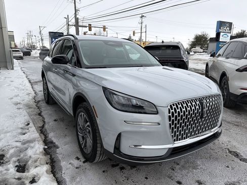 New 2026 Lincoln Corsair Premiere image 13