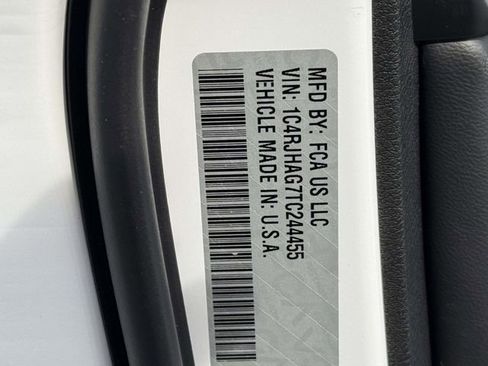 New 2026 Jeep Grand Cherokee Laredo AWD/4WD image 25