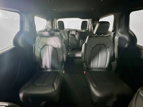 New 2026 Chrysler Pacifica Select image 10