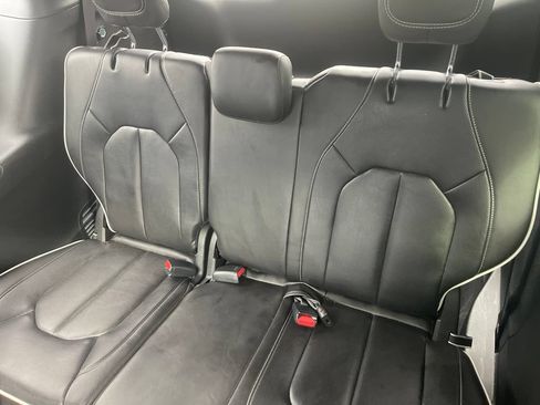 Used 2026 Chrysler Pacifica Limited FWD image 14