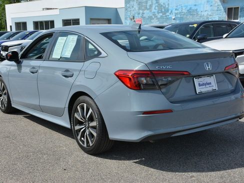 Used 2023 Honda Civic EX image 3