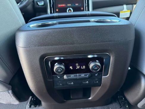 New 2026 GMC Yukon Elevation w/ Elevation Premium Package image 15