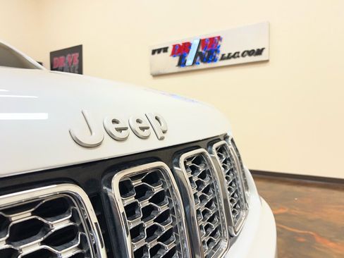 Used 2018 Jeep Grand Cherokee Overland image 48