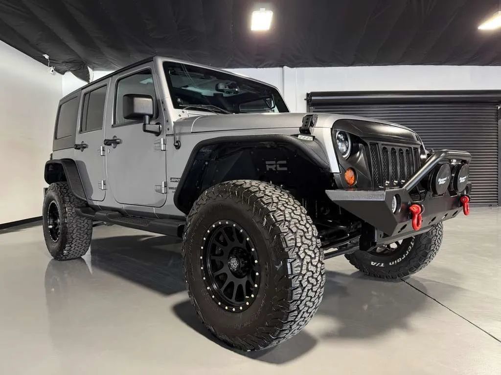 Used 2013 Jeep Wrangler Unlimited Sport AWD/4WD image 3