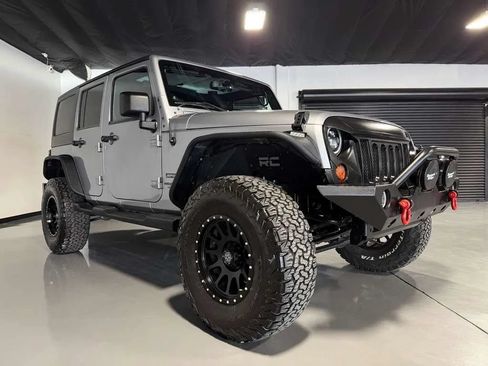 Used 2013 Jeep Wrangler Unlimited Sport AWD/4WD image 3
