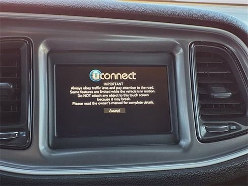 Used 2022 Dodge Challenger GT image 11