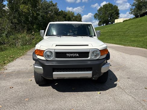 Used 2013 Toyota FJ Cruiser 4WD w/ Upgrade Pkg image 8