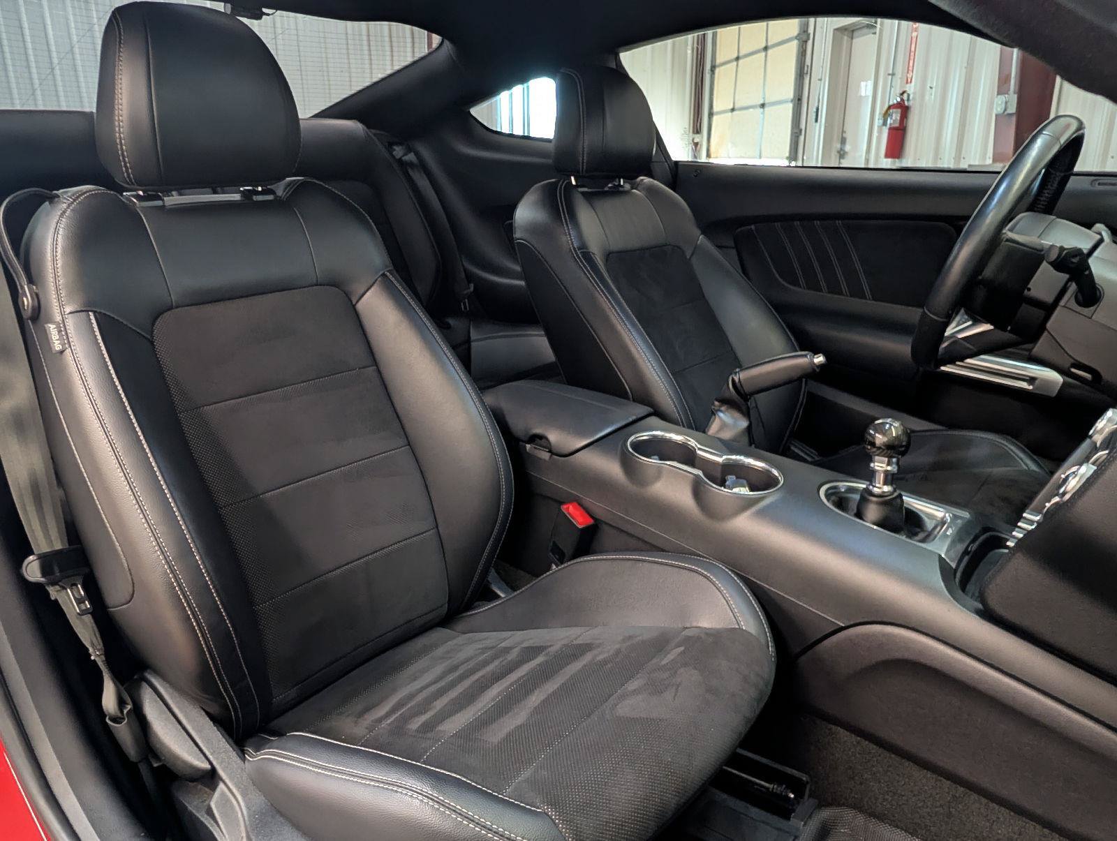 Used 2018 Ford Mustang GT Premium w/ GT Performance Package RWD image 23