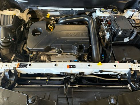Used 2024 Chevrolet Equinox RS FWD image 27