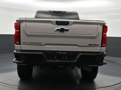 Used 2026 Chevrolet Silverado 2500 ZR2 AWD/4WD image 4