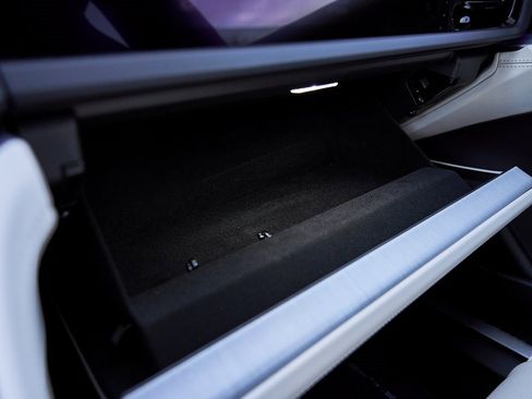 Used 2025 Porsche Panamera 4 w/ Premium Package image 87