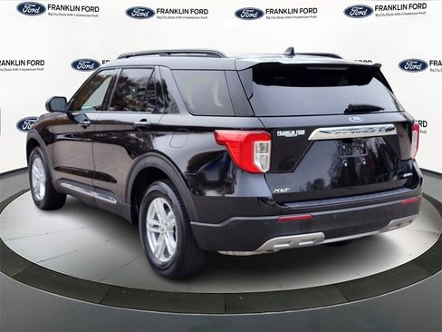 Certified 2022 Ford Explorer XLT w/ Equipment Group 202A image 3