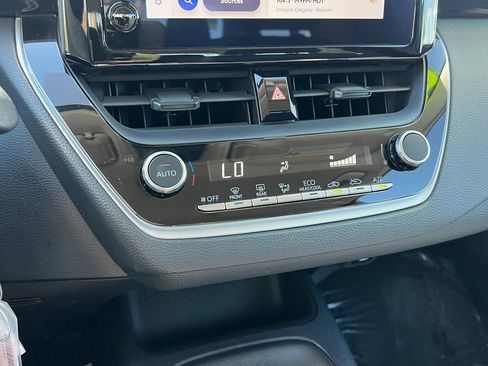 Used 2023 Toyota Corolla LE image 26