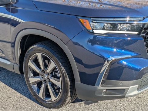 Used 2024 Honda Pilot Touring image 10