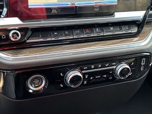 Certified 2023 GMC Sierra 1500 Elevation image 32