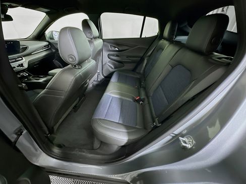 Used 2025 Buick Envista Preferred image 26