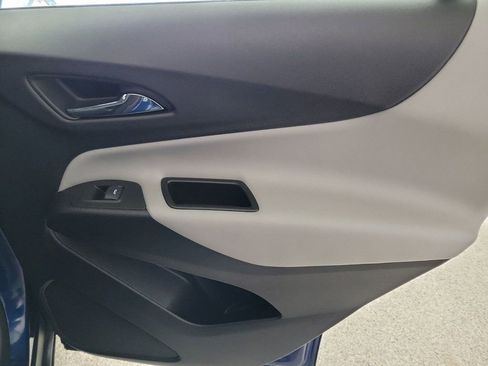 Used 2023 Chevrolet Equinox LS image 19