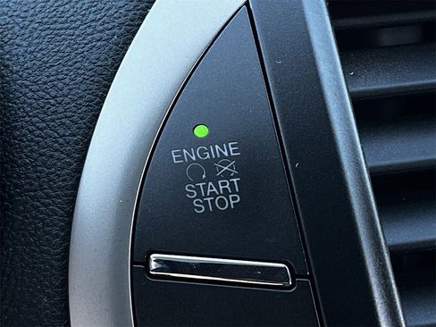 Used 2019 Lincoln MKC Reserve image 19