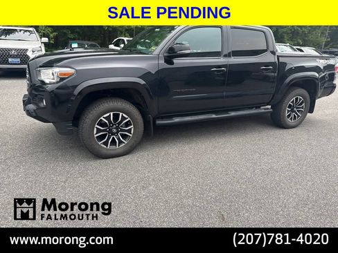 Used 2022 Toyota Tacoma TRD Sport w/ TRD Premium Sport Package AWD/4WD image 17