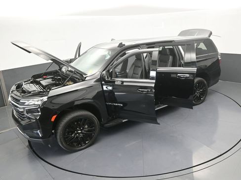 Used 2021 Chevrolet Suburban LT image 69