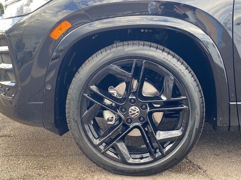 New 2026 Volkswagen Tiguan SE R-Line image 6