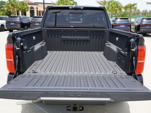 Used 2024 Toyota Tacoma Limited w/ Limited Package (LT) AWD/4WD image 39