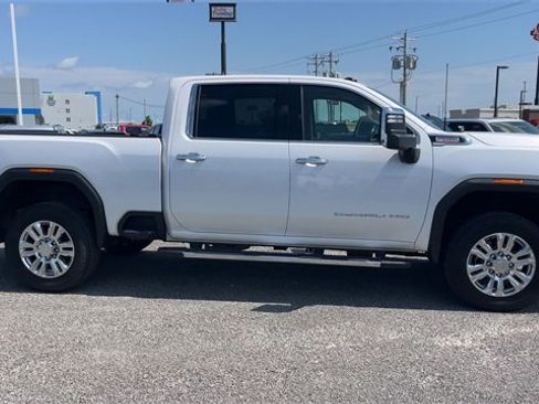 Certified 2022 GMC Sierra 2500 Denali w/ Denali Ultimate Package image 9