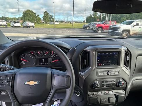 Used 2023 Chevrolet Silverado 1500 Custom AWD/4WD image 12