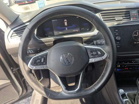 Used 2022 Volkswagen Tiguan SE image 5