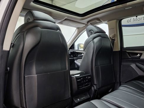 Used 2023 Acura MDX SH-AWD w/ Technology Package image 15