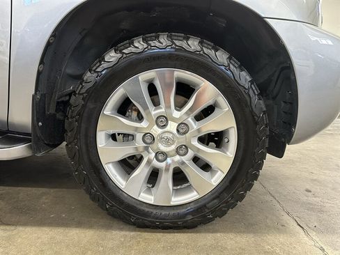 Used 2010 Toyota Sequoia Platinum AWD/4WD image 10