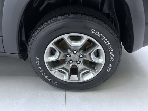 Used 2019 Jeep Cherokee Trailhawk w/ Cold Weather Group AWD/4WD image 22